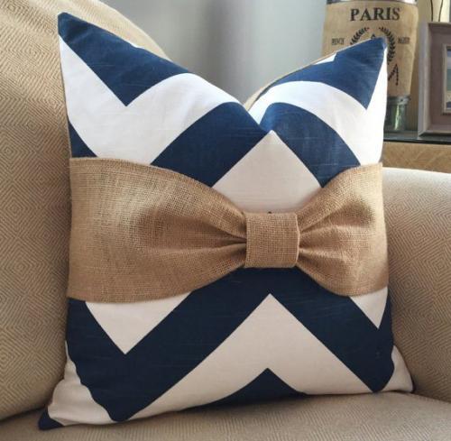 Декоративные подушки с бантиками. 03