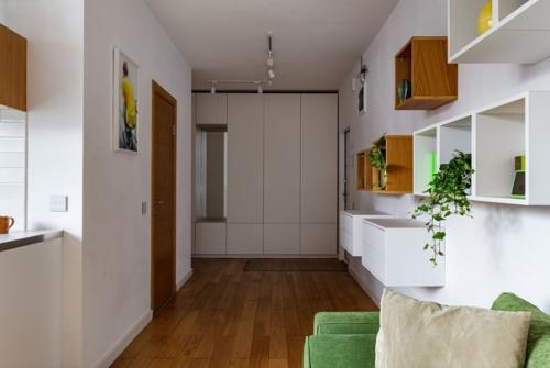 Чудесный, солнечный интерьер кухни - гостиной в скандинавском стиле. 09