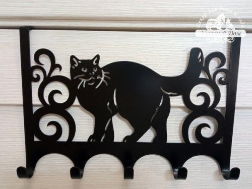 Вешалка на дверь - это отличное решение для эргономичности пространства комнаты, спальни, гардеробной, кухни, ванной. 03