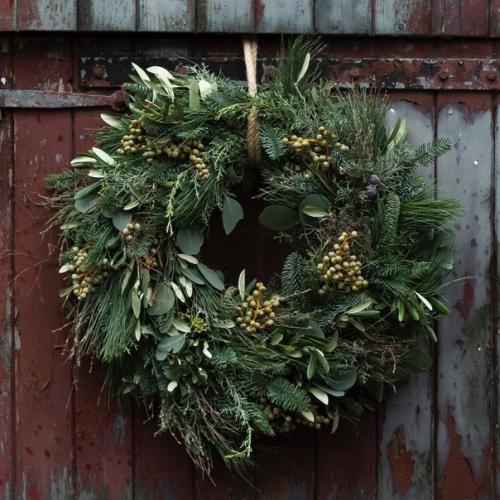 Рождественские венки - это прекрасный способ быстро праздничную атмосферу создать. 06