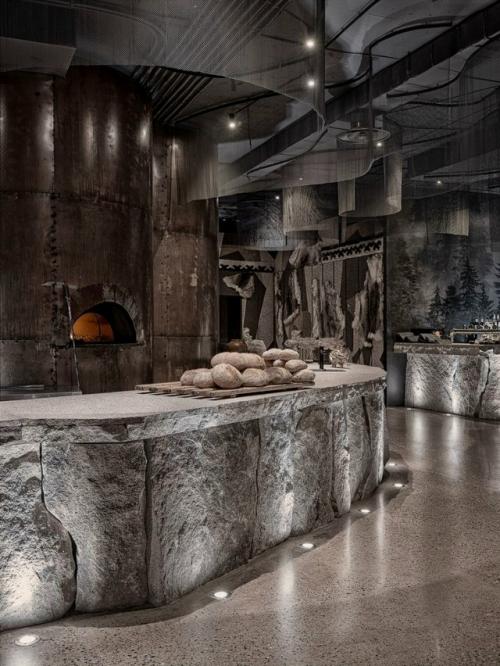 Tunguska - ресторан в Красноярске с невероятной атмосферой, погружающей в мир суровой красоты и самобытности Сибири. 01