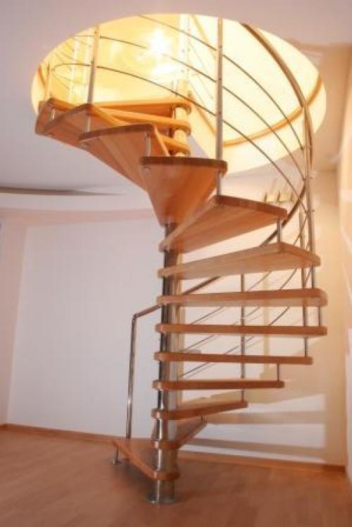Винтовые лестницы.  Для соединения двух этажей между собой используется лестница. 03