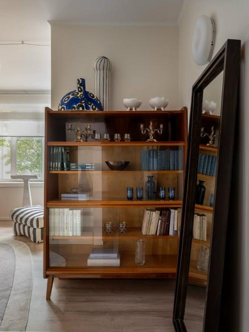 Яркая квартира в Москве для девушки. 02