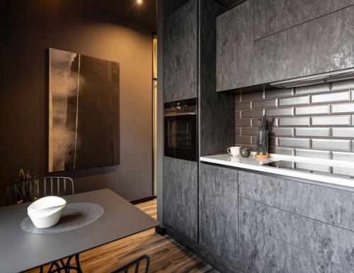 Фото реализованного дизайн - проекта интерьера однокомнатной квартиры для молодого человека. 03