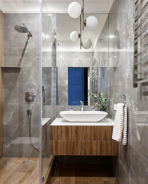 Насыщенные цвета и тропические мотивы: квартира в Москве. 09