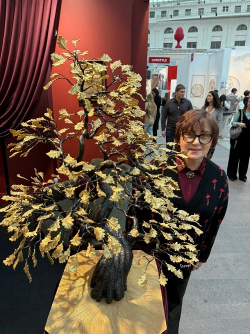 Вчера посетили антикварный салон в гостином дворе в Москве. 01