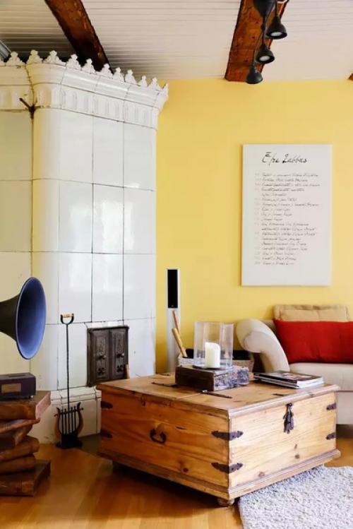 Старинный дом с мансардной крышей - В Таком Старом Доме Надо Быть Немного Щедрым. 03