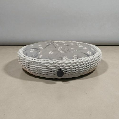 Белая лежанка из искусственного ротанга - это уют и домашний комфорт, это не только красиво, но и очень удобно для питомца.