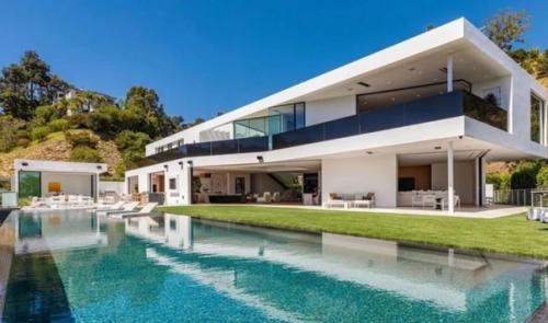 Шикарный особняк в Беверли - хиллз: в гостях у Джона ледженда и Крисси тейген. 02