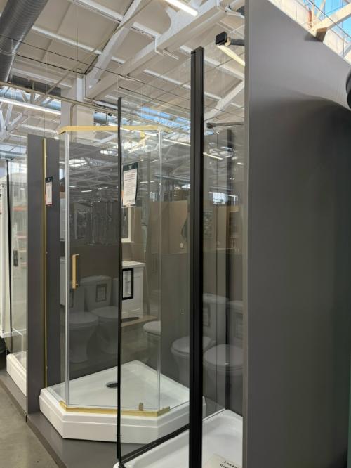 Собрали в новой подборке актуальные новинки для интерьера ванной комнаты мечты в магазине в ТРЦ РИО: 06