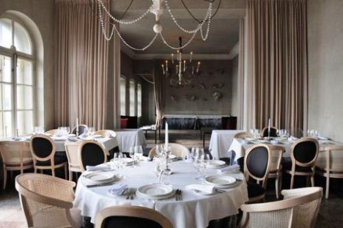 10-Мест где можно уютно устроиться перед камином. 06