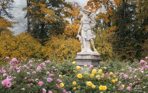 Литва.  Поместье ужутракис (затрочье) с роскошным дворцом, именуемым белым лебедем озера гальве. 02