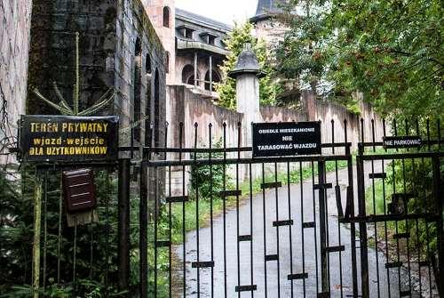 Замок в лапалицах: чудо, которого нет. 03