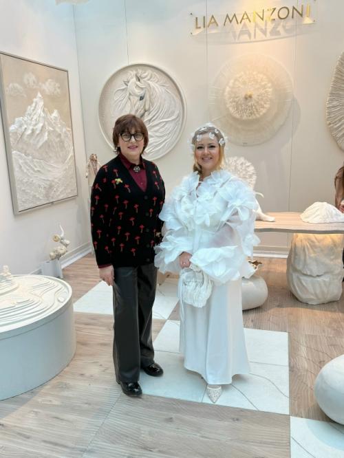 Вчера посетили антикварный салон в гостином дворе в Москве. 02