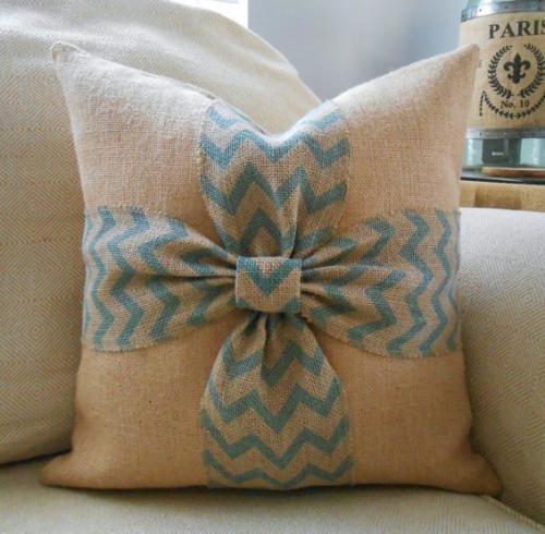 Декоративные подушки с бантиками. 02