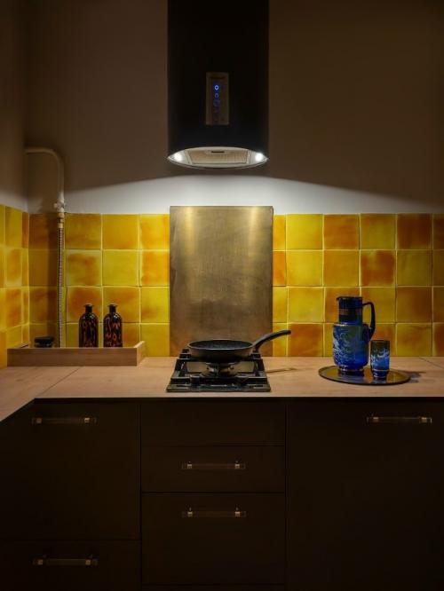 Яркая квартира в Москве для девушки. 06