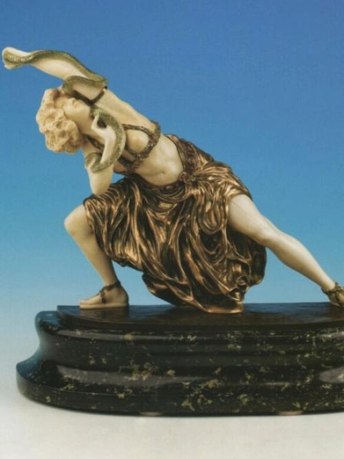 Было время - примерно век тому, - которое можно назвать одним коротким, но точным словом: шик. 05