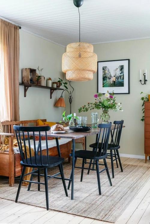 После долгих осмотров домов семейная пара наконец нашла свой любимый дом. 02