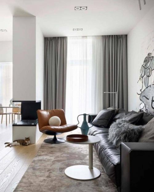 Мы обустраиваем свою двухкомнатную квартиру, пришлось обратиться к специалисту для оформления дизайна. 04