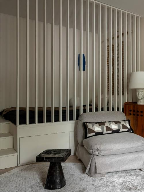 Яркая квартира в Москве для девушки. 08