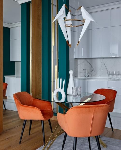 Насыщенные цвета и тропические мотивы: квартира в Москве. 02