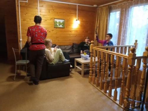 Всём привет!  С вами снова отряд Котобус. 03