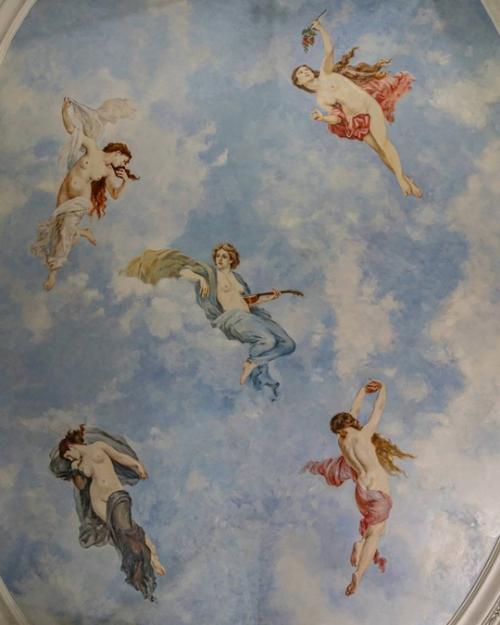 Красивое здание бывшего ресторана эльдорадо, Москва (продолжение). 02