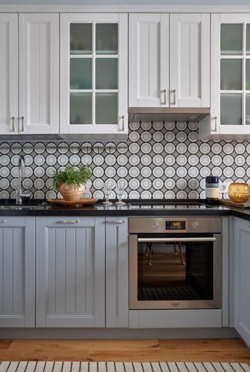 Современный сканди в интерьере небольшой кухни - гостиной. 01