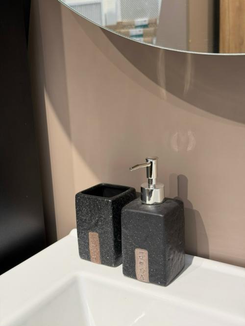 Собрали в новой подборке актуальные новинки для интерьера ванной комнаты мечты в магазине в ТРЦ РИО: 03