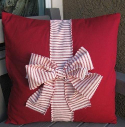 Декоративные подушки с бантиками. 06