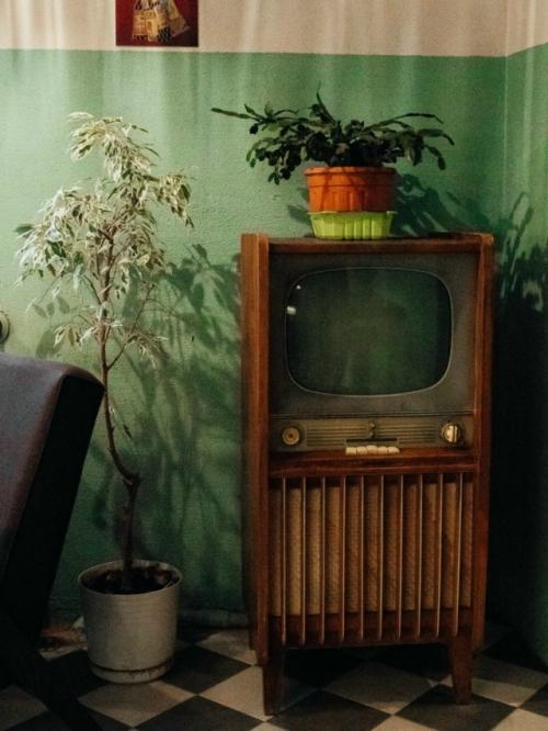 В Одинцово открылся бар Подъезд - теперь побухать в подъезде можно легально. 01