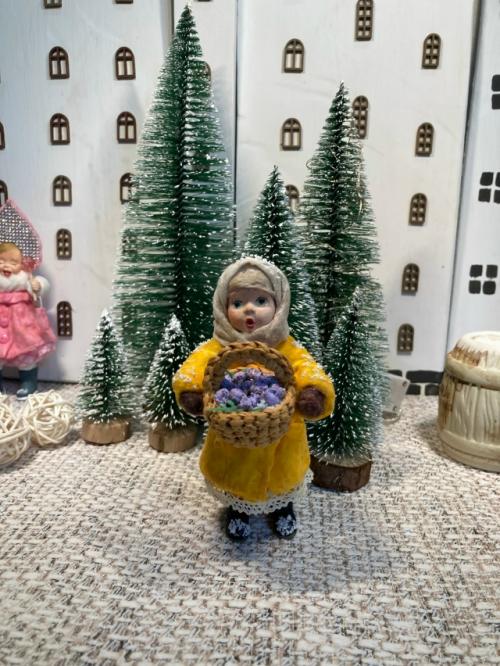 Ватная игрушка девочка с корзиной цветов. 02 Ватная игрушка девочка с корзиной цветов. 02