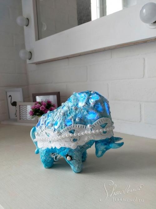 Здравствуйте.   Бычок - светильник. 01