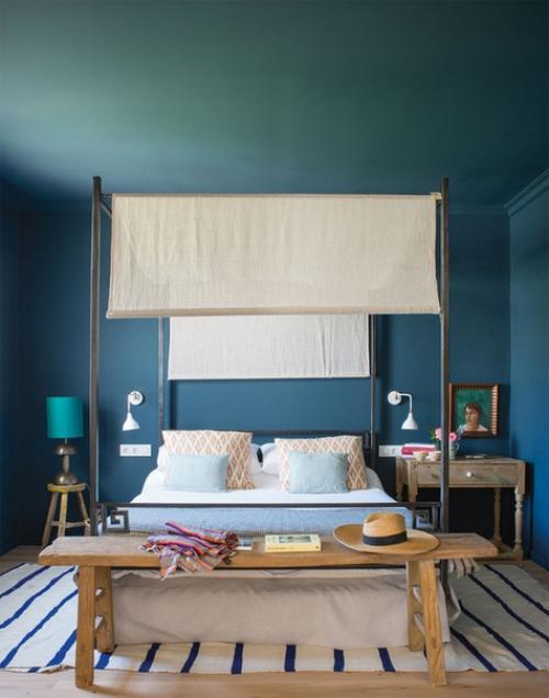 Интерьер этого милого особняка в Испании сочетает в себе функциональность дома на побережье и современный стиль городского жилья. 03