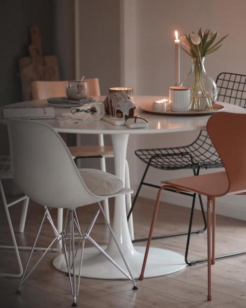 Красивый интерьер скандинавского дома в коричневых тонах с уютным декором. 03