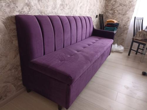 Яркие акценты в интерьере квартиры привлекают внимание и создают определённую атмосферу. 05