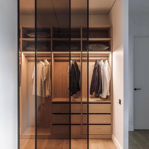 Интерьер кухни - гостиной и спальни в квартире площадью 100 м. 05