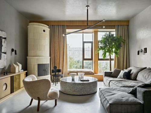 Александра Потапова из Workshop Studio выбирала отделочные материалы, ткани и мебель для этой квартиры исключительно на ощупь. 
