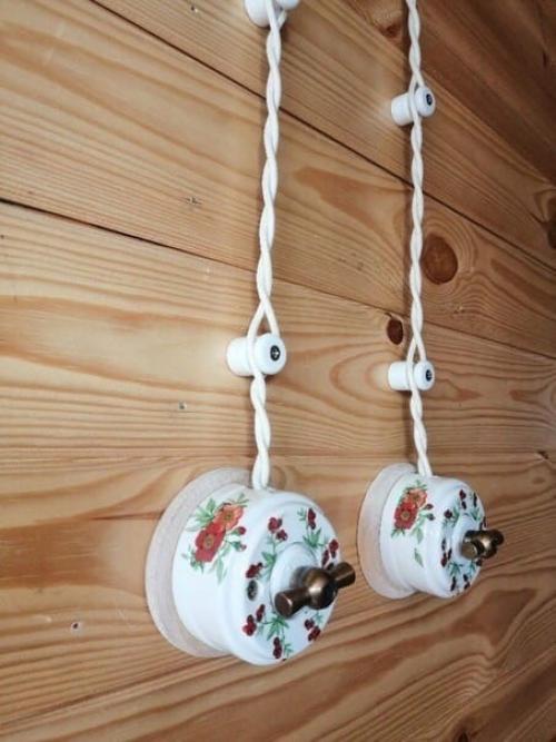 Популярная нынче наружная проводка. 01