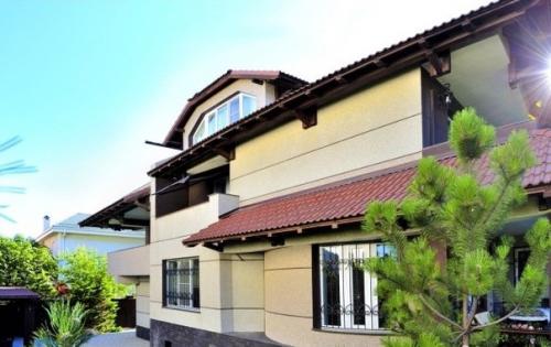 Новороссийская Рублевка: дома с бассейном наизнанку, античные фигуры и недвижимость за 130 миллионов. 01