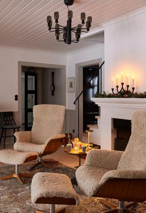 Дизайнер интерьеров Шарлотта савандер отреставрировала старый семейный дом, сочетая скандинавский стиль и антиквариат. 03