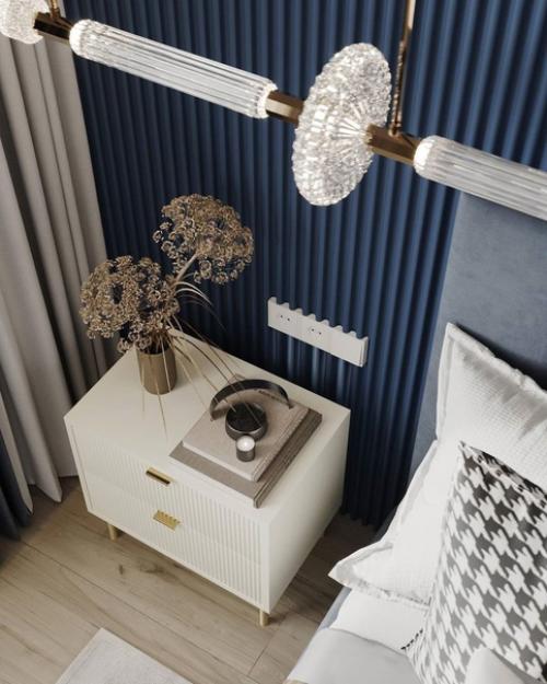 Спальня с санузлом из дизайн - проекта, где акцентом выступает благородный синий оттенок. 03