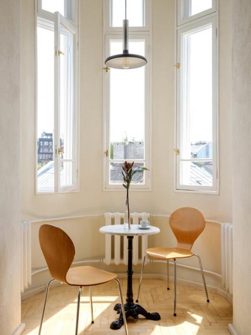 Такие интерьеры я называю Барахолка их поймут не многие, да это и не нужно специфический дизайн кухни/гостиной для творческой богемы. 08