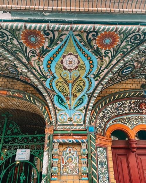 Дом с кокошниками на колокольной улице. 04