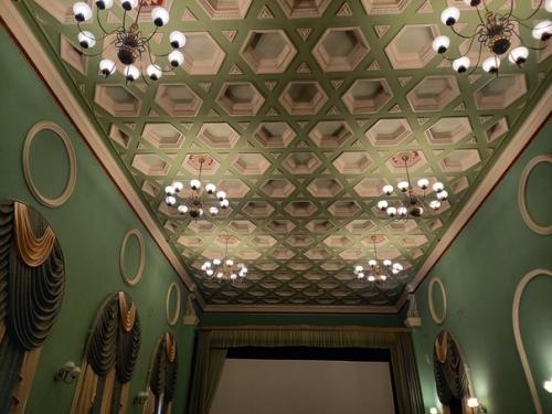 Одна из красивейших здравниц Кисловодска - санаторий им. 03