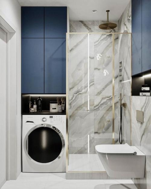 Спальня с санузлом из дизайн - проекта, где акцентом выступает благородный синий оттенок. 08