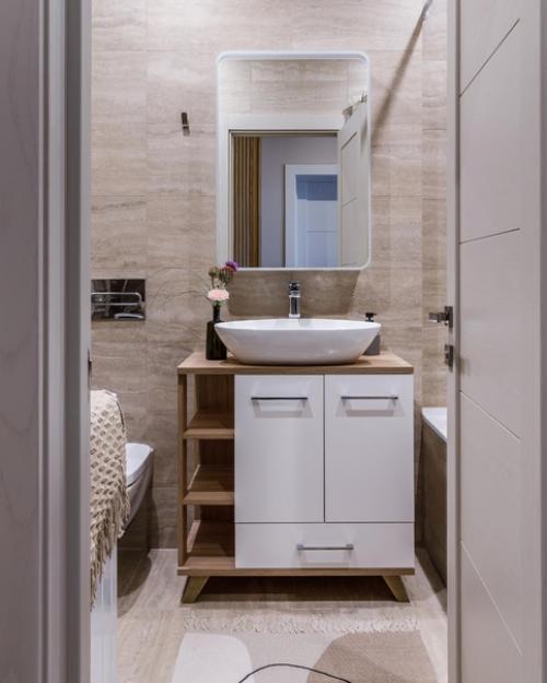 В этой квартире не делали глобального ремонта: покрасили стены, спланировали расстановку мебели, продумали декоративную составляющую. 07