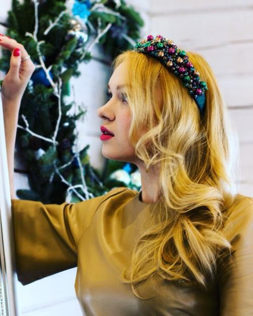 Есть много идей и секретов, как провести новый год весело, ярко и интересно, но мало кто говорит о новогоднем декоре в интерьере.