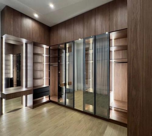 Стиль и цветовое решение гардероба должны соответствовать общему интерьеру. 02