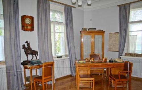 Усадьба шолохова. Наверняка многим будет интересно посетить посвященный прославленному писателю мемориальный комплекс. 09